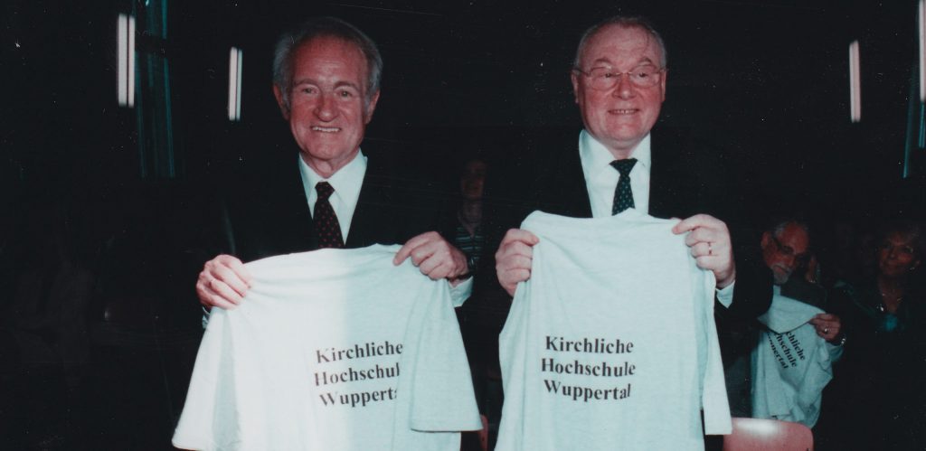 Bundespräsident Johannes Rau und Präses Manfred Kock bei der Gründung des Fördervereins der Kirchlichen Hochschule Wuppertal am 2. Juni 2000.